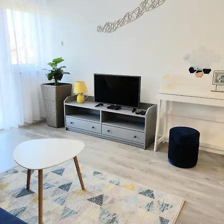 Lägenhet Arnyas Apartmanhaz Balatonlelle
