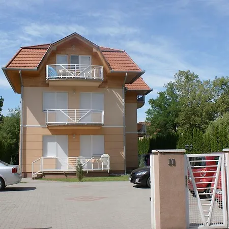 Arnyas Apartmanhaz Balatonlelle