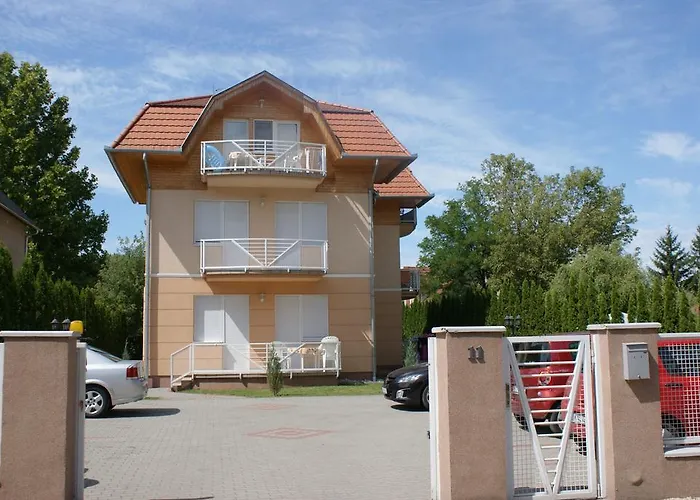 Arnyas Apartmanhaz Balatonlelle
